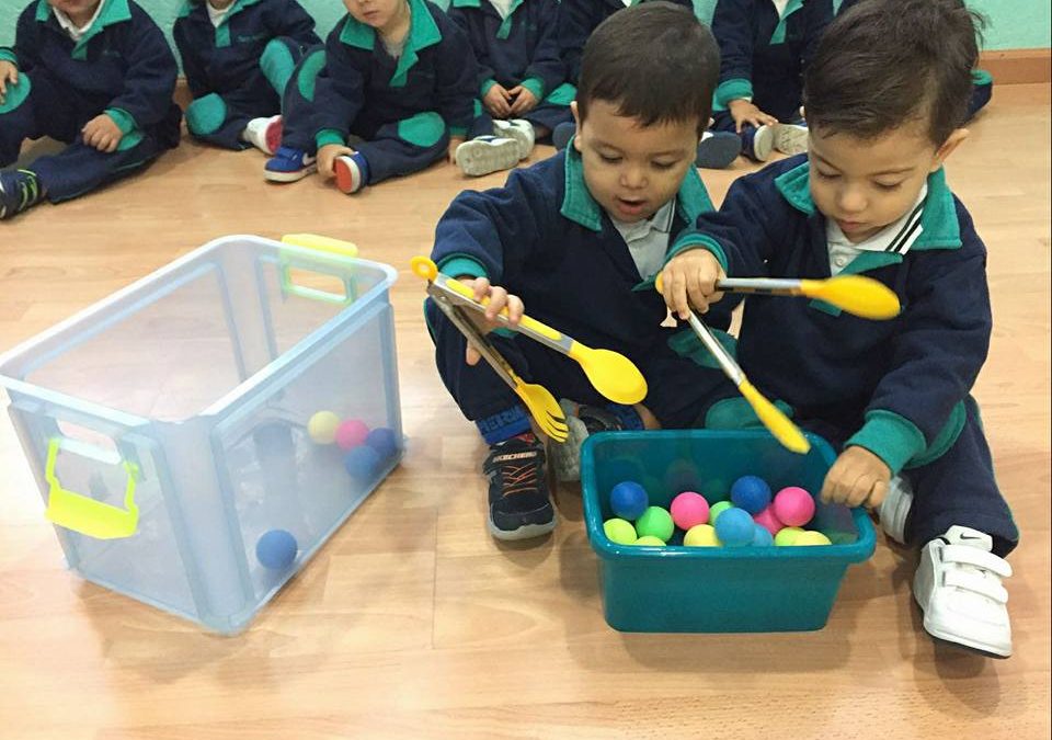 Juguem amb pilotes i pinces!