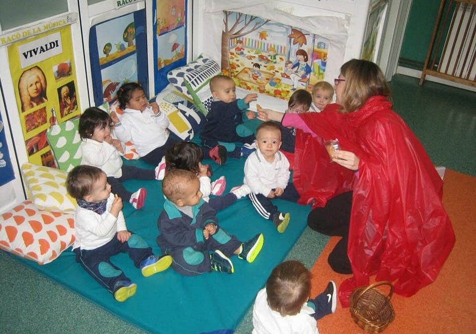 Escoltem contes a la llar